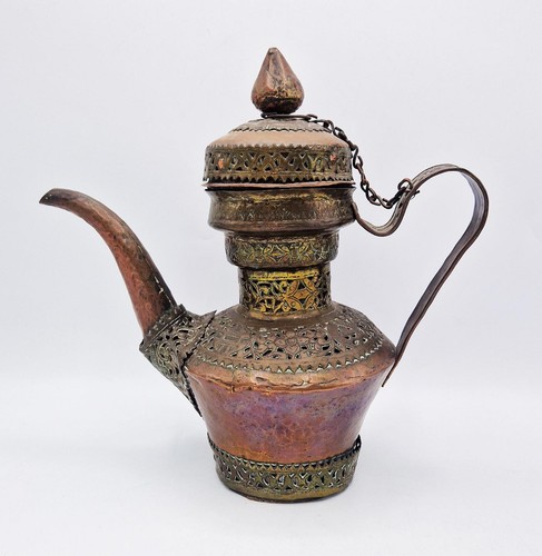 19TH CENTURY TIBETAN COPPER & BRASS TEA / COFFEE POT