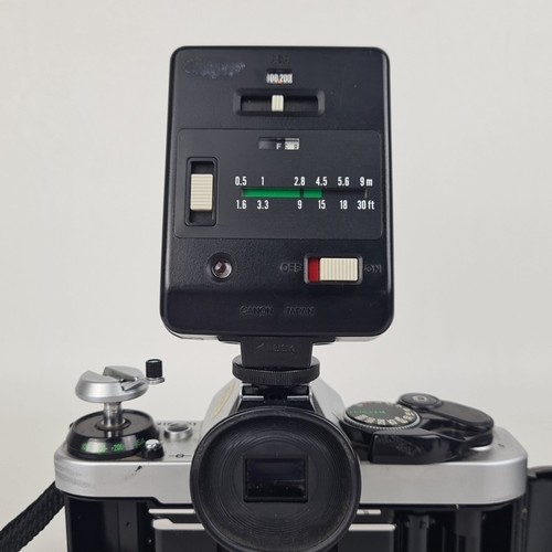 🚨 Canon AE-1 Program 35mm Film Camera Set – Lens, Flash, Tripod, Case & More - Picture 9 of 24