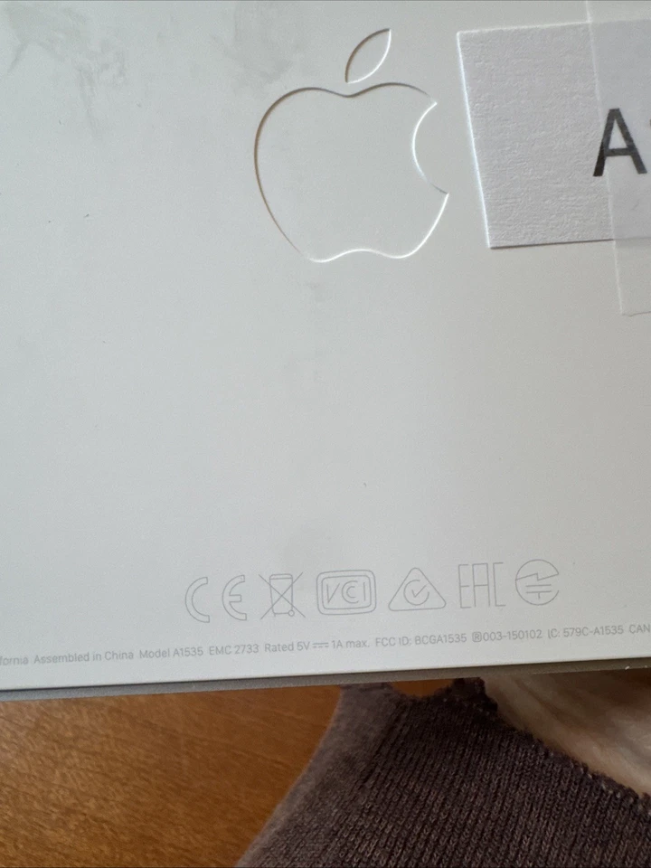 Apple Magic Trackpad 2 A1535 (Bluetooth Enabled Wireless Touchpad) - Image 3 of 4