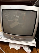 Magnavox 13" crt TV 13MT1431/17 Parts Only ￼
