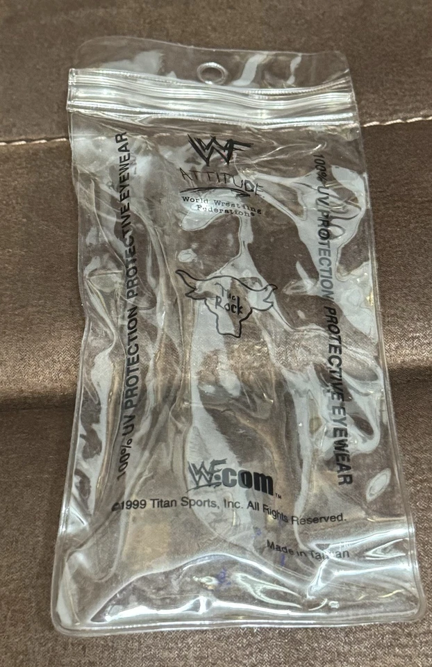 Gafas de sol The Rock Vintage 1999 "WWF/WWE" Attitude Era con bolsa de vidrio Foto 2 de 4
