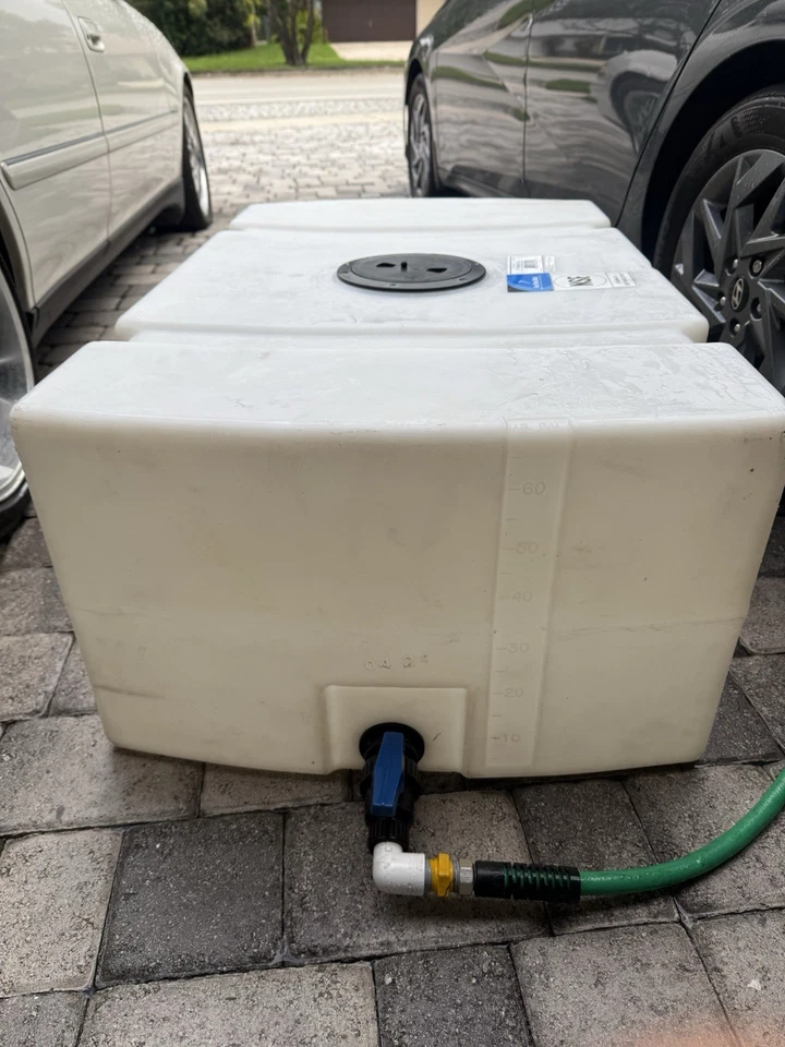 Tanque de agua de 70 galones Foto 2 de 4