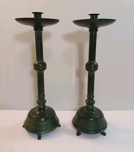 Coppia di portacandele con piedini patina verde chiesa stile alter 17,5 pollici - Foto 2 di 21