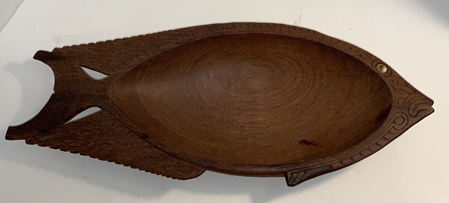 Vintage Hand carved Mid Century 19” Wood Fish Carved Tray Bowl w Eye Centerpiece
