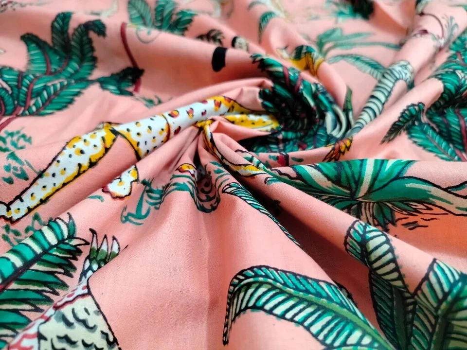 Tela de costura de tela de algodón estampada a mano animal melocotón indio de 25 yardas Foto 2 de 4