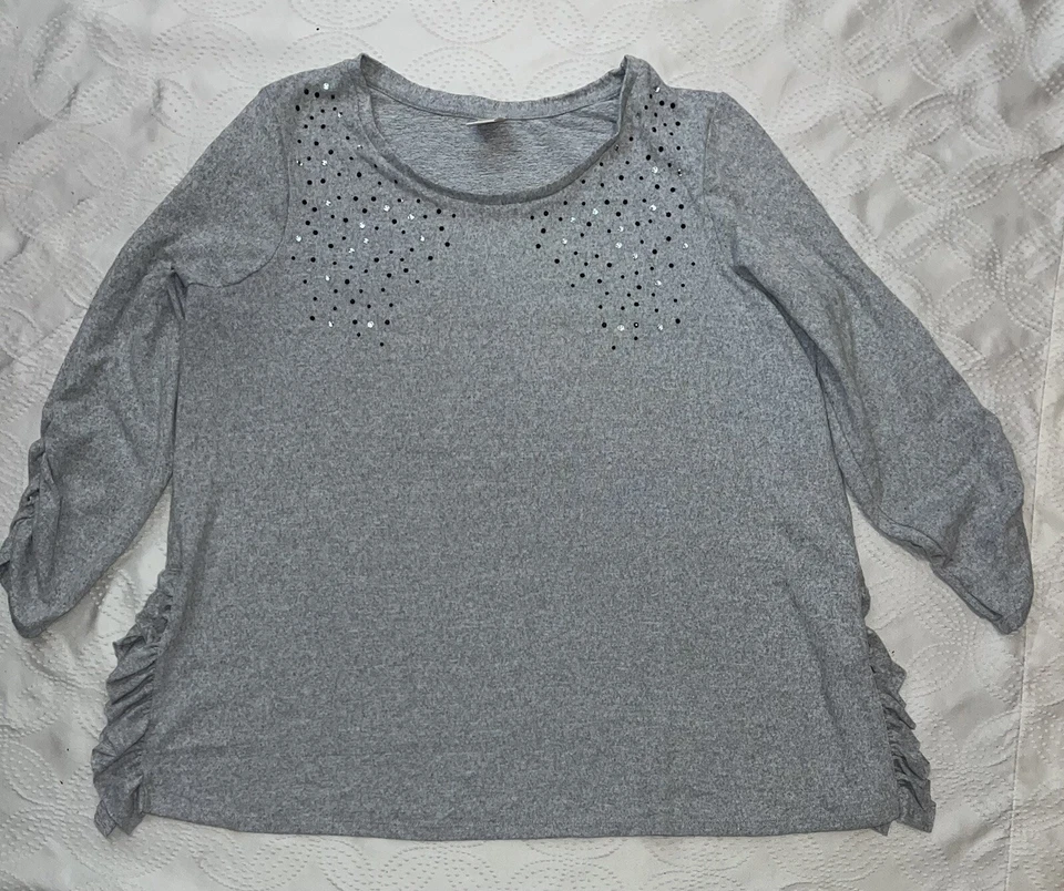 Terra & Sky Women’s Plus Size 1X (16W/18W) Gray Tunic Rhinestone & Ruffle Accent - Image 3 of 4
