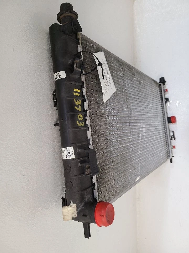 2008-2012 CHEVROLET MALIBU Radiator 52495681 08-12 Foto 2 de 4