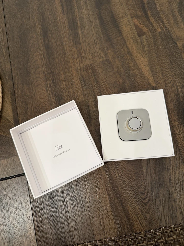 Oura Ring Gen 4 - Gold - Size 8  - BRAND NEW - Open Box - Image 2 of 3