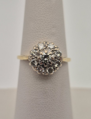 18kt Gelbgold Diamant Cluster Ring 0,94 Karat mit AGI Bewertung - Größe L