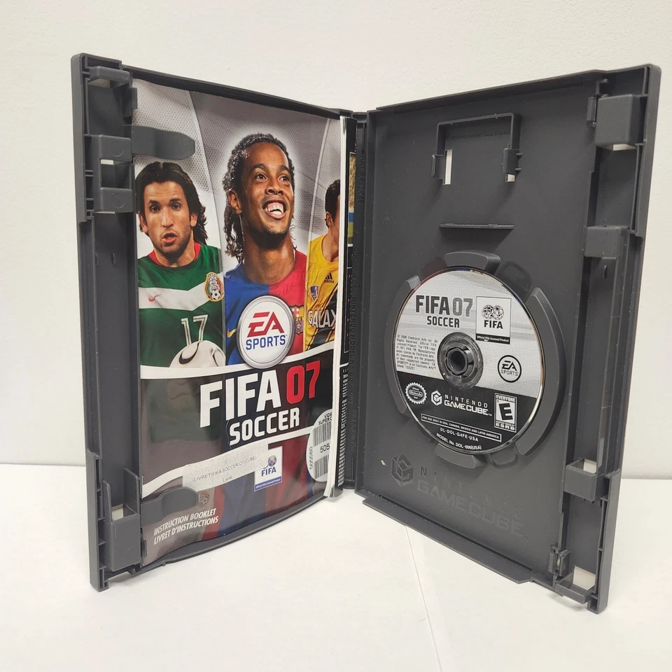 FIFA Soccer 07 (Nintendo GameCube, 2006) Complete CIB Tested - Fast shipping - Image 2 of 4