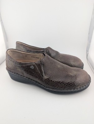 Finn Comfort Germany Women's Size 8 Brown Leather Clogs Snakeskin Pattern EU 39