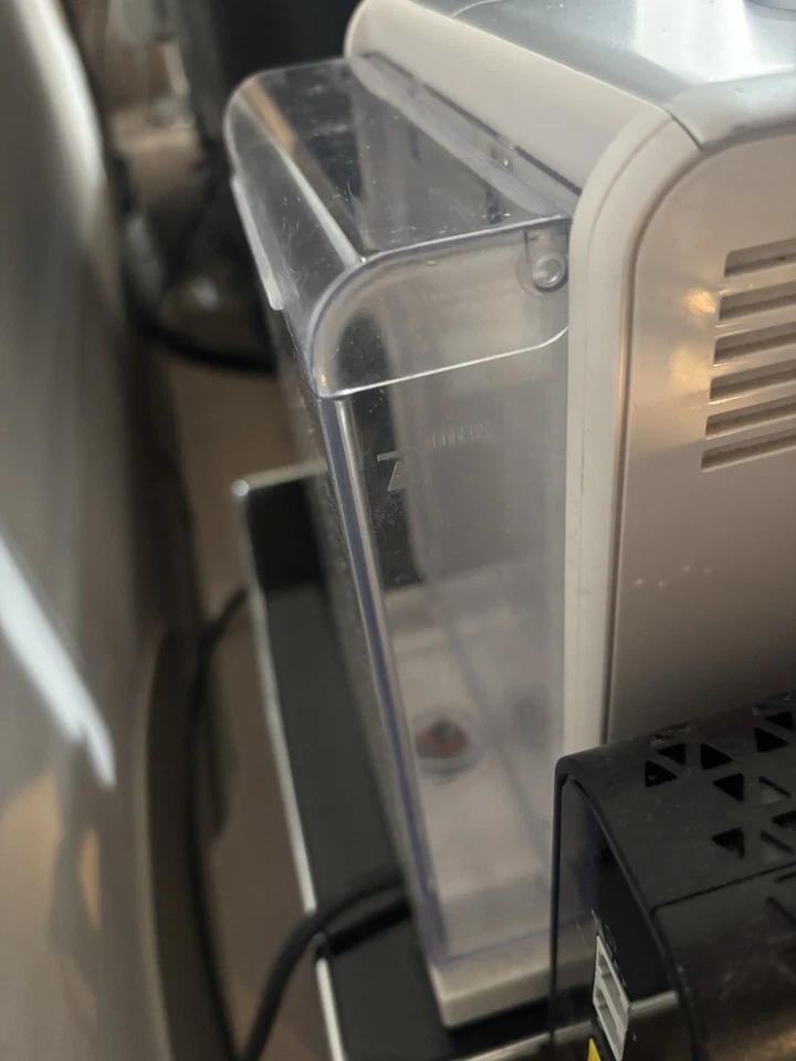De'Longhi Nespresso , Capsule Coffee Machine,Silver, photo 4 of 5