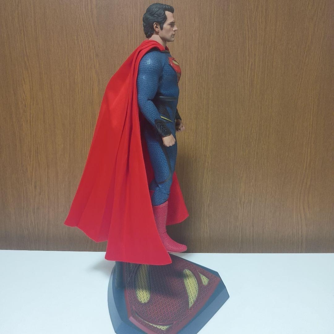 Hot Toys Movie Masterpiece Superman Man of Steel 1/6 Scale Figure