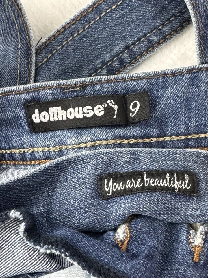 Babero de mezclilla para casa de muñecas talla 9 azul envejecido bolsillos dobladillo enrollables Foto 2 de 4