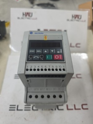 ALLEN BRADLEY 160-BA03NPS1P1 SER C 1 HP Variable Speed Drive 