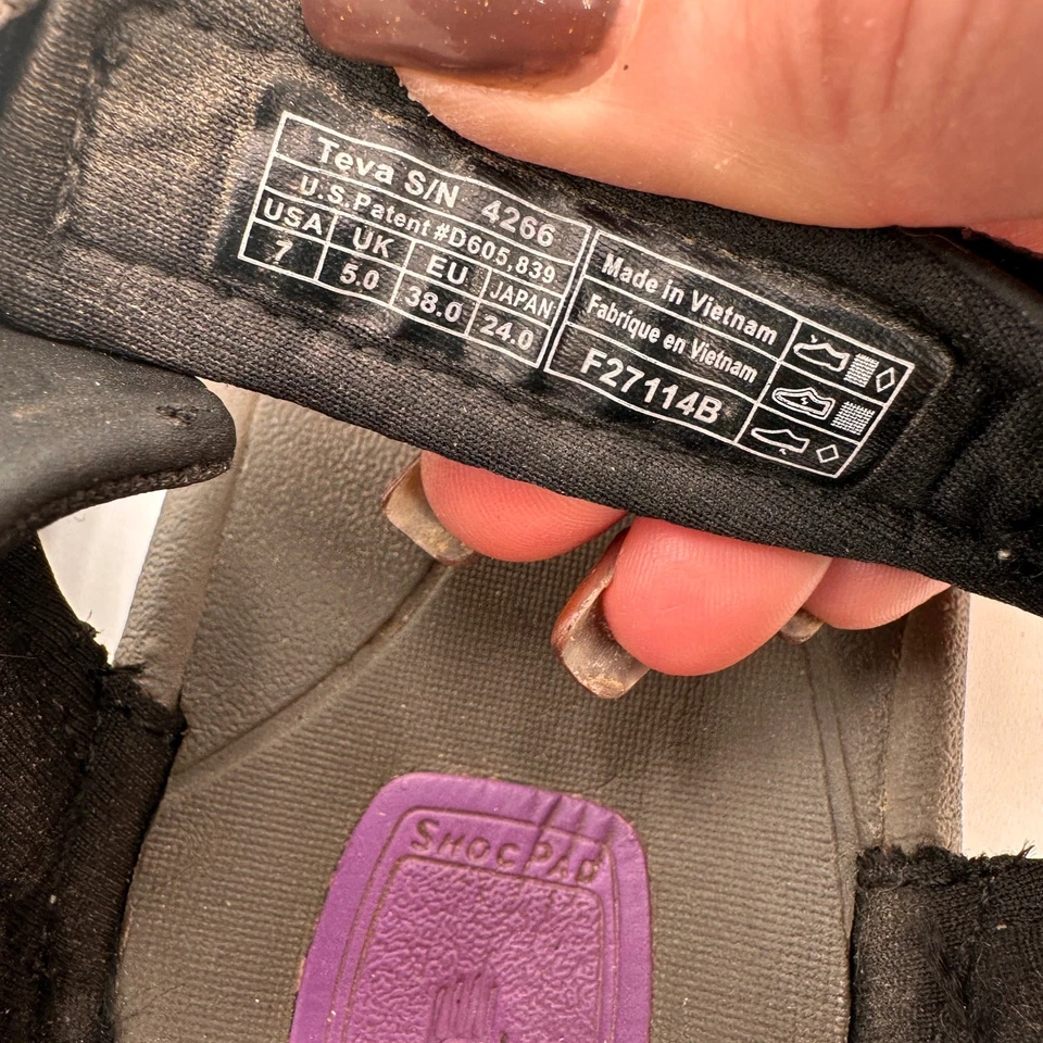 Sandalias para mujer Teva Tirra negras y moradas talla 7 Foto 3 de 4