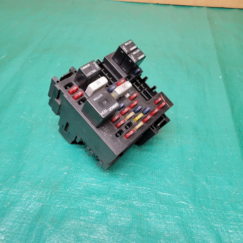 Оригинальная коробка реле предохранителей для Chevy Silverado GMC Sierra Suburban 1999-2006 годов выпуска 15770992-01 - Изображение 2 из 4