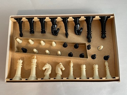 Vintage Pleasantime-Staunton Tournament Style Chessmen Primary Set Chess Pieces - Picture 2 of 12