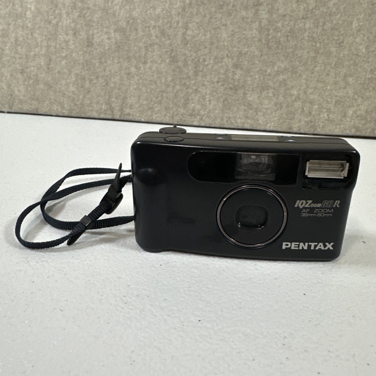 フィルムカメラ RT-197731 Pentax IQZoom 60-R AF Zoom Point & Shoot Film Camera 35-60mm
