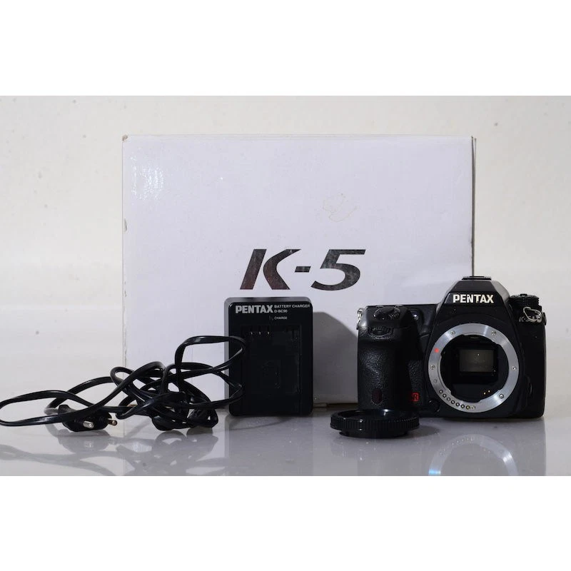 Pentax K-5 Digitalkamera - K5 DSLR Kamera - Camera Body - 10844 Shots