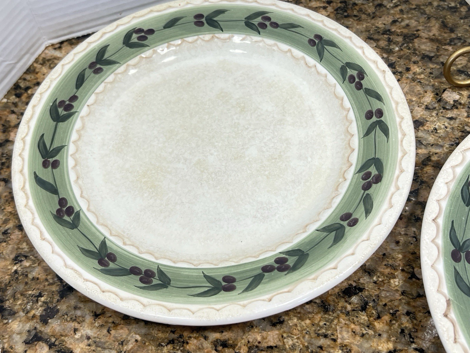 Vintage Oliveto by ONEIDA 8 Pc Dinner Set Hand Painted Stoneware Beige Green