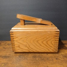 VINTAGE 10x9x7" WOODEN SHOE SHINE POLISHER VALET BOX