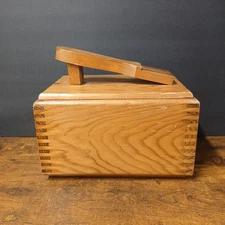 VINTAGE 10x9x7" WOODEN SHOE SHINE POLISHER VALET BOX