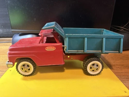 Vintage Tonka Dually Dump Truck Pressed Steel Red/Green Used Made USA To Restore