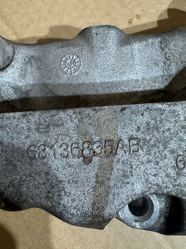 Soporte de montaje de motor para Jeep Cherokee 2014-2020 Mopar 68136835AB Foto 3 de 3