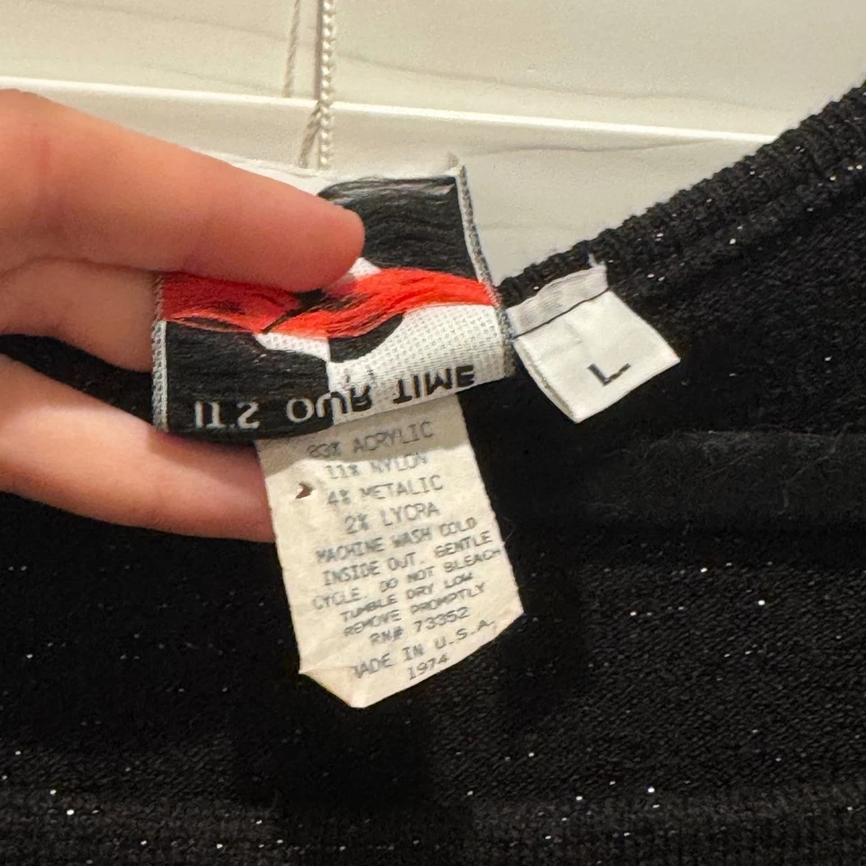 Top corto para mujer cuello cuadrado vintage negro metálico roscado hecho en EE. UU. años 70 Foto 3 de 4