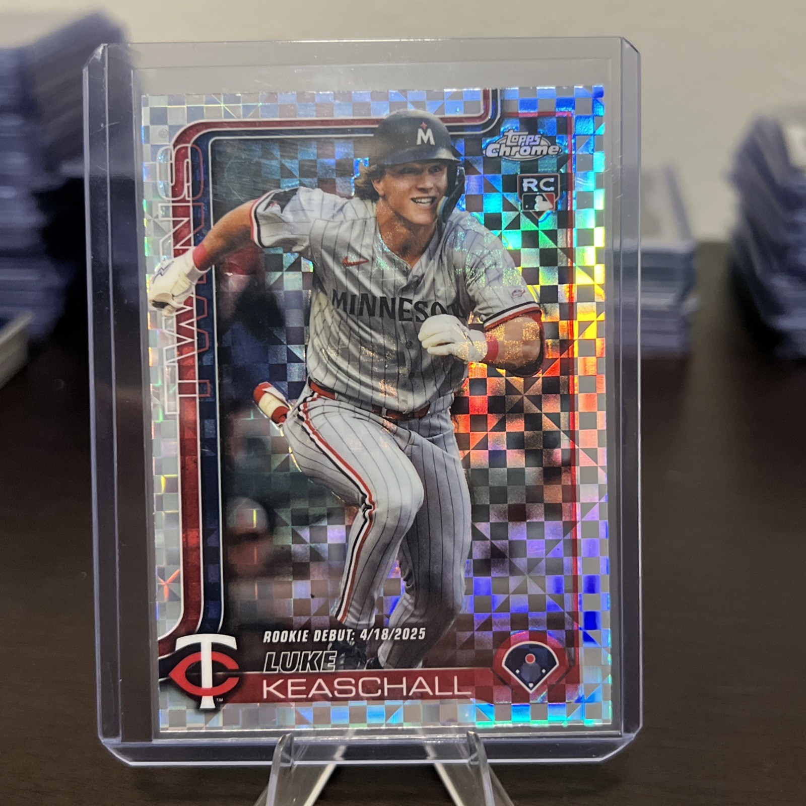 2025 Topps Chrome Update - Luke Keaschall #USC134 Geometric Refractor (RC)