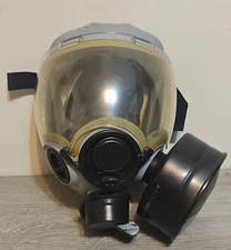 Military Issue Size Medium Gas Mask MSA-12940-151 W/ Carrying Pouch