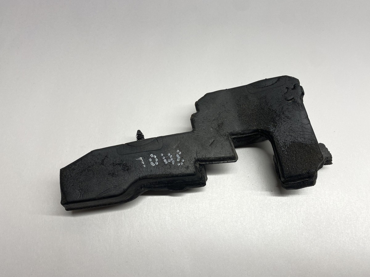 CHRYSLER PACIFICA 2018 3.6 Front Right Wing Blocker Foam 68281476A 