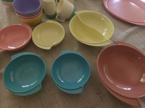 50 Pcs Of Various Melamine Plates, Cups And Bowls - Picture 5 of 16