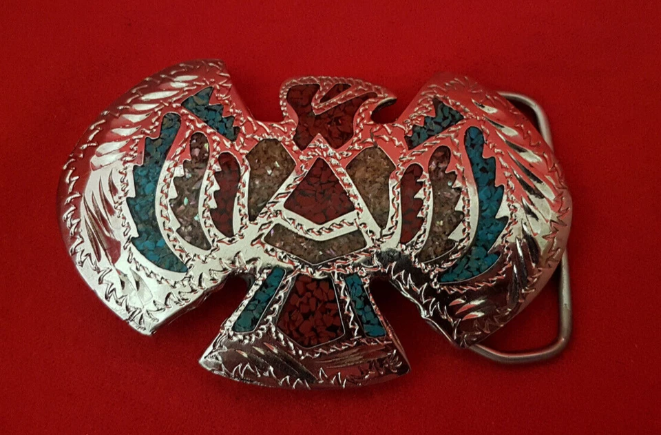 Hebilla de cinturón Thunderbird con incrustaciones. Turquesa, coral y arena. Excelente estado. Foto 2 de 4