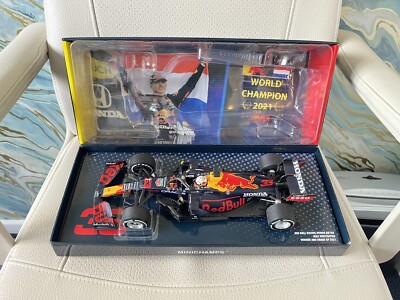 Diecast Minichamps Red Bull RB16B 2021 Abu Dhabi World Champion Verstappen 1:18