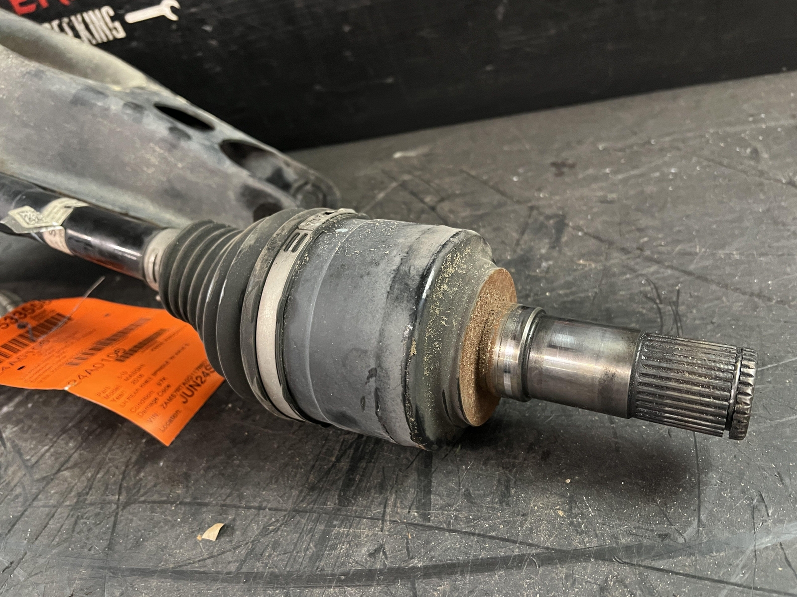14-17 MASERATI GHIBLI REAR DRIVER LEFT KNEE SPINDLE W/ AXLE SHAFT CONTROL ARMS