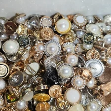 Vintage-now Costume Jewelry makeing Lots button Read Description 50pcs