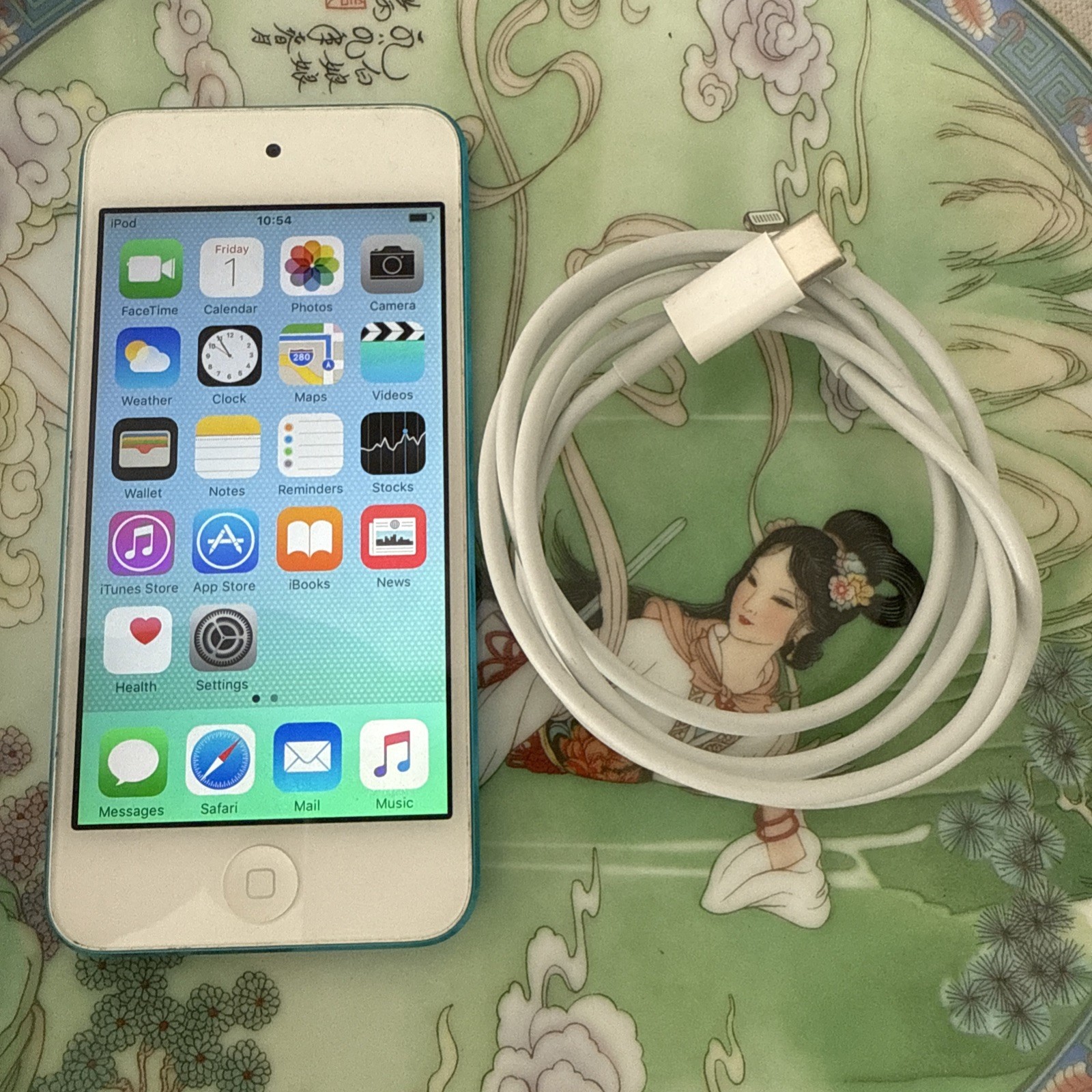 Apple iPod Touch 5th Generation Blue 64GB A1421