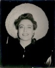 LMPE40 Original Photo 1930s-40s ACTRESS JOAN CRAWFOD IN LARGE FUZZY WHITE HAT — photo 1