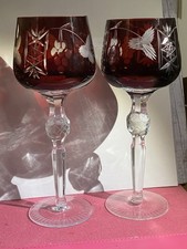 2 alte rubinrote Glasschliff zu klaren Weinkelchen.  Top Zustand 