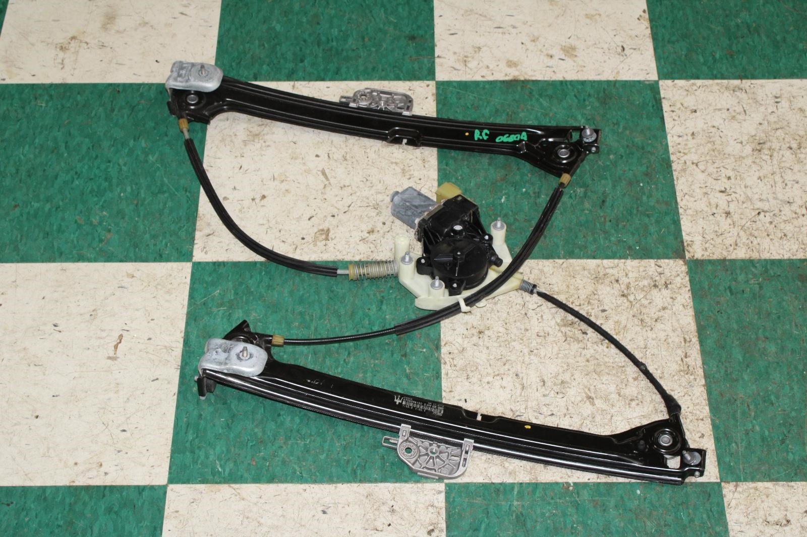 Maserati Ghibli 2014-2021 Front Right Window regulator