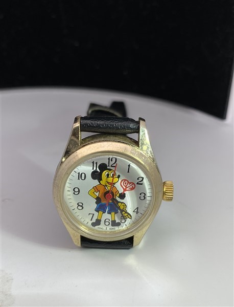 VINTAGE ESTATE MICKEY MOUSE WATCH~COLLECTORS ITEM! GREAT MOVING HANDS