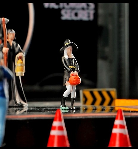 1/64 Halloween witch miniature model scene props, cars, vehicles, toys - Picture 4 of 4