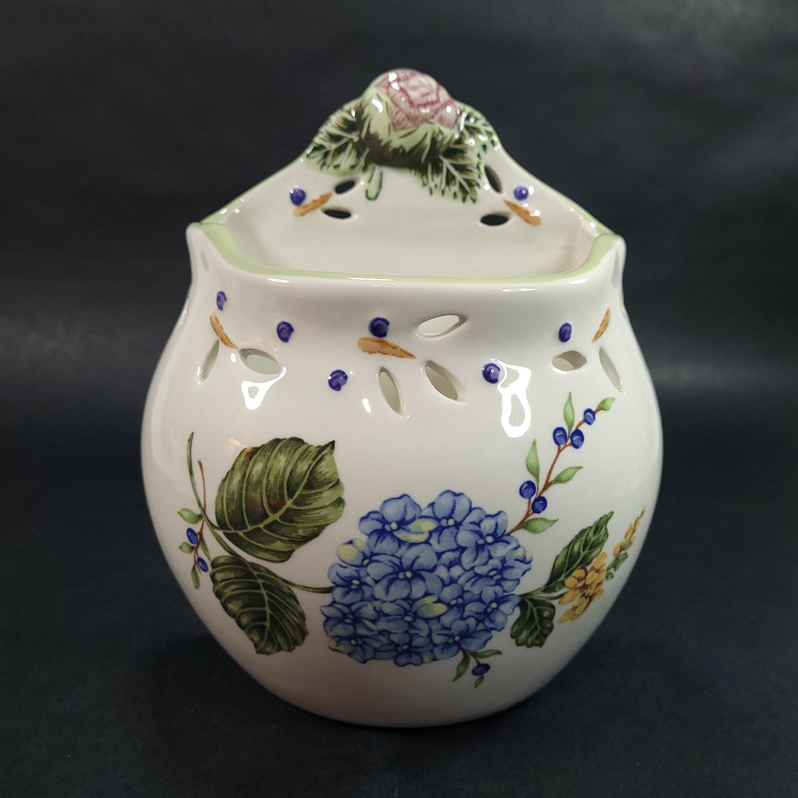 Princess House Vintage Garden Wall Pocket Blue Hydrangea Vase Planter