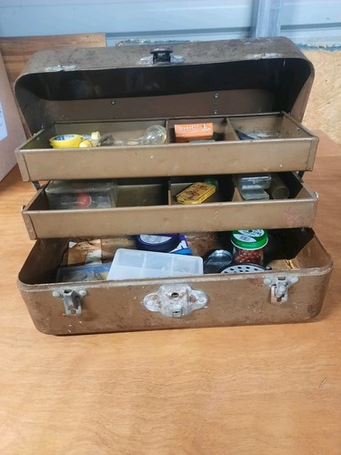 Vintage Simonsen Metall Tackle Angelbox Chicago 2 Fächer 3 Riegel mit Inhalt - Bild 7 von 15