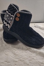 Muk Luks Cozy Women's Medium 7-8 Black Fair Isle 3-Button Slipper Booties Winter