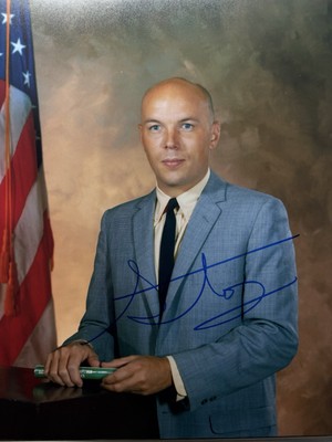 Story Musgrave Signed 8x10 Photo Astronaut Autograph Space NASA Shuttle Apollo
