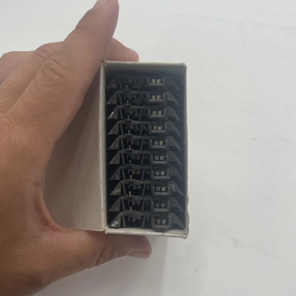 Märklin 24064 Straight C Track Length 64.3 mm / 2-9/16" (10pc) - Image 4 of 4