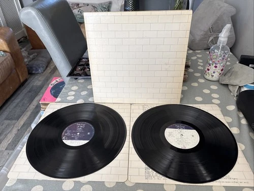 PINK FLOYD ~ THE WALL ** 1979 UK HARVEST 2 x LP -6U,3U, 3U, 2U. VG+/EX TOP COPY